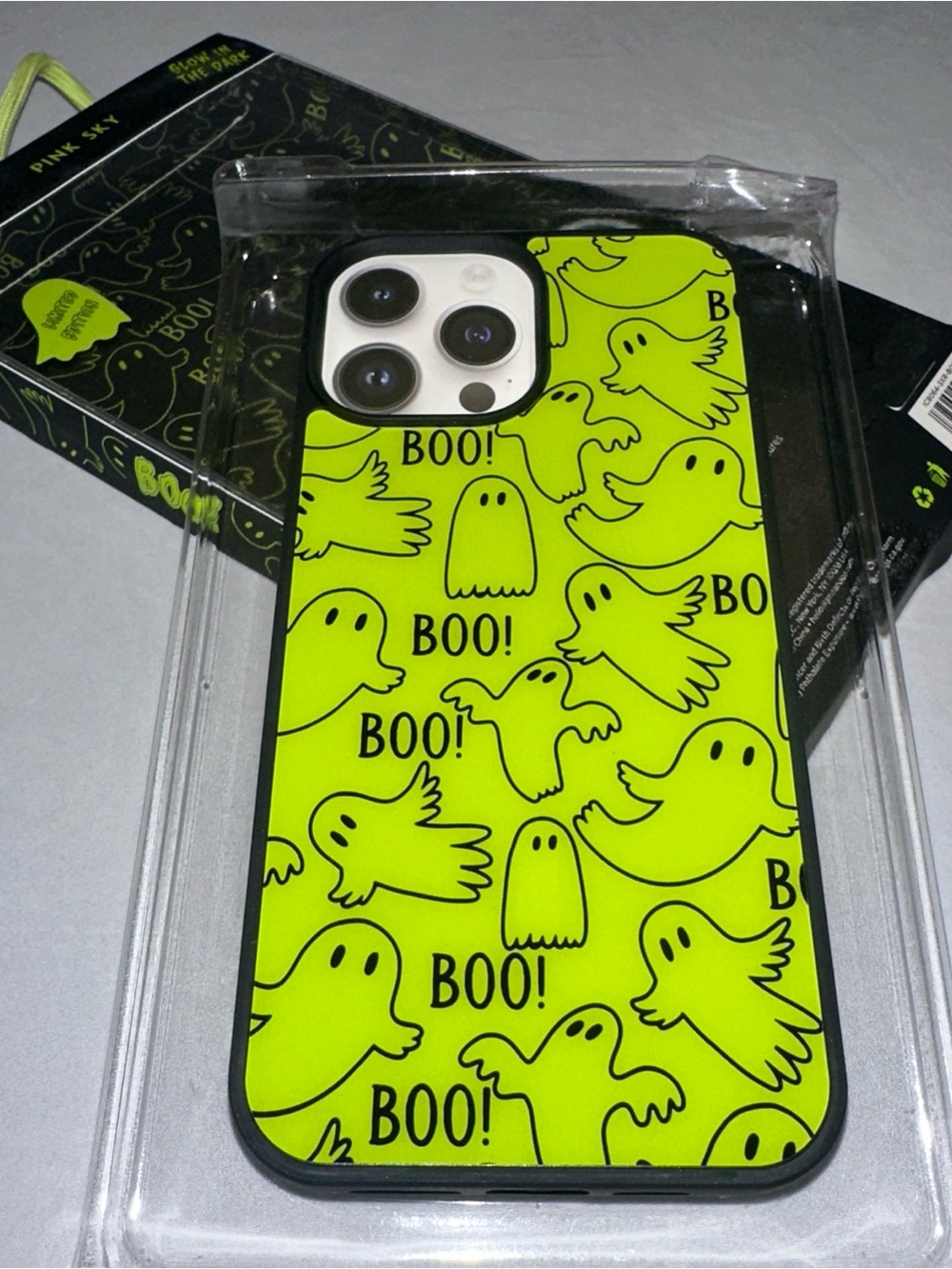Glow in the dark Ghost Pattern Phone Case in Neon Green - Slim Protective Cover